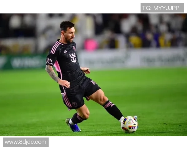 美式足球明星卷入谋杀案引发社会热议与法律争议 美式足球明星卷入谋杀案引发社会热议与法律争议