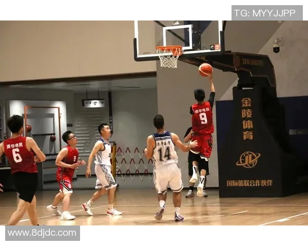 南京篮球队在杯赛中的灵活性表现分析与战术探讨