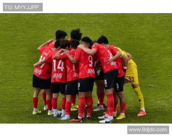 广州篮球队近期状态分析与未来展望聚焦球队表现与战术调整 广州篮球队近期状态分析与未来展望聚焦球队表现与战术调整