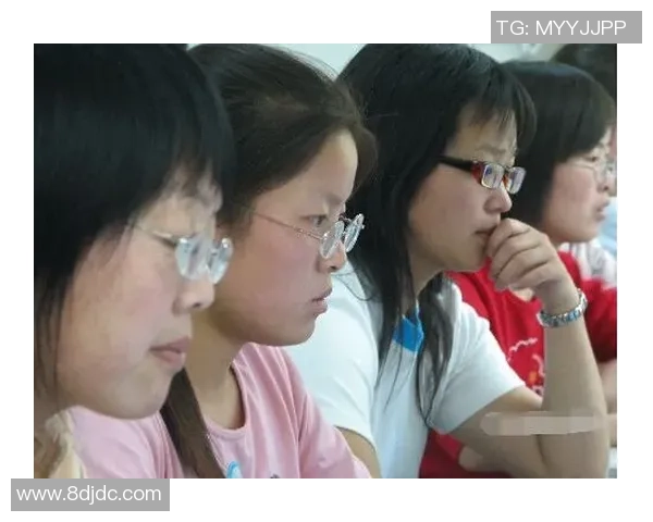 打足球的潜在危害与对青少年身体健康的影响分析 打足球的潜在危害与对青少年身体健康的影响分析